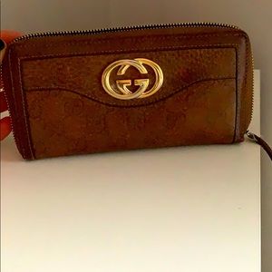 Gucci wallet authentic